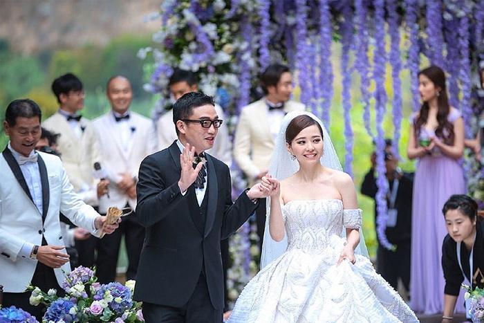 张靓颖新男友意外曝光,是和前夫结婚时的伴郎,网友:都是缘份!