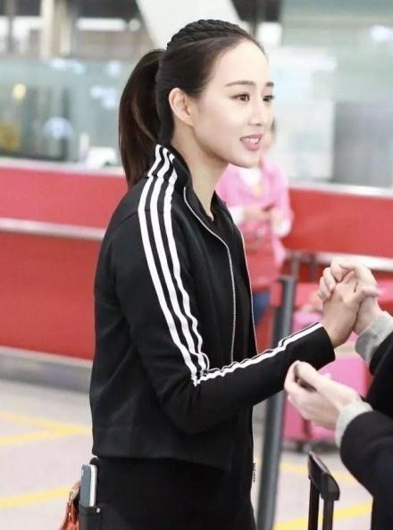 张钧甯有98斤？这么紧的裤子都能塞进去