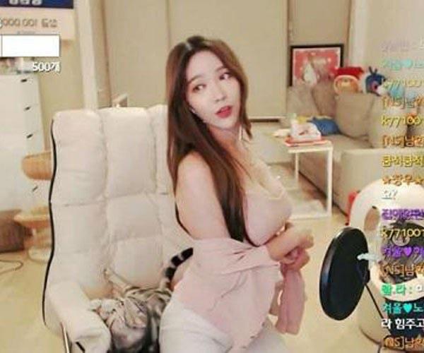 娱乐伊素婉在哪直播 王思聪花重金2000万把伊素婉挖到了熊猫直播  4