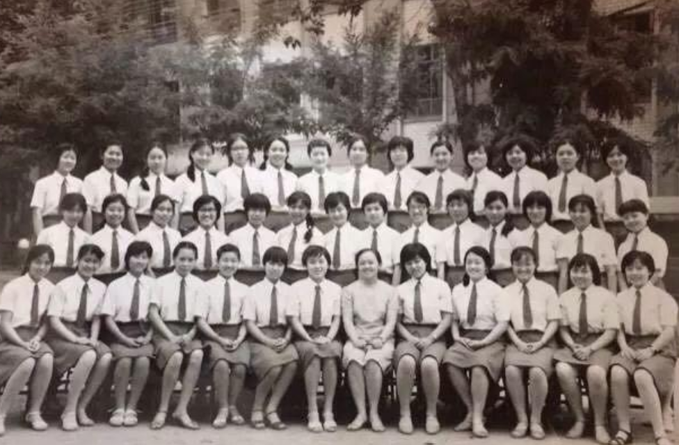 鞠萍的个人资料简介（鞠萍：离婚后独自带娃，二婚嫁给普通人杨硕，如今幸福吗？）