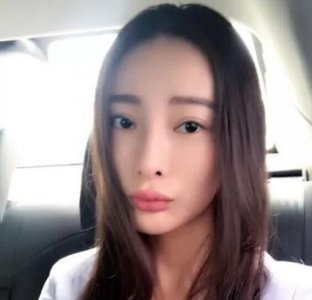 ​王李丹妮内衣私房照 一路向西大胆出演女按摩师