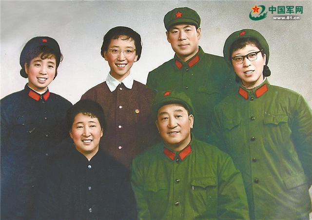 王愿坚个人简介简短（听王愿坚妻子讲述那一段甜蜜浪漫的烽火爱情）(2)