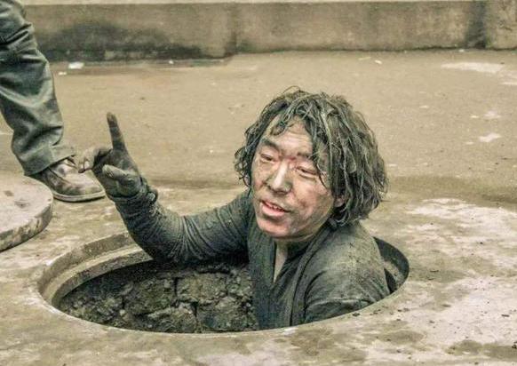 黄渤拍电影的所有(黄渤拍摄第一部电影时)(13)