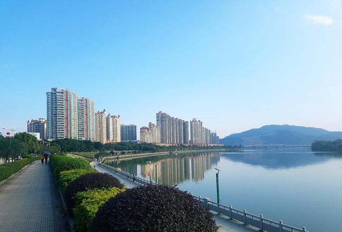 广东最不甘心屈居三线的3个城市，一个是肇庆，一个是经济特区