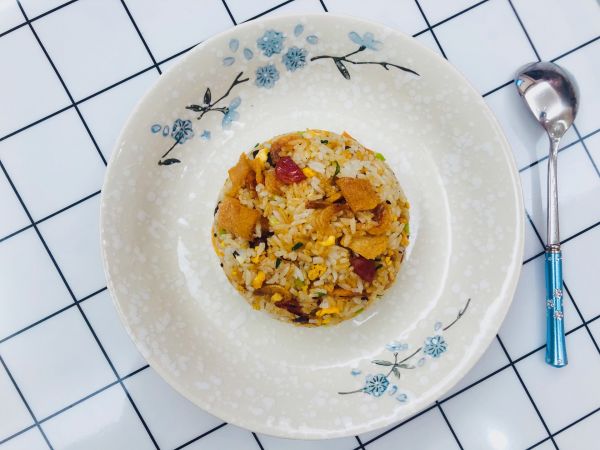 干虾仁怎么做好吃（迷倒全家的虾仁腊肠炒饭）