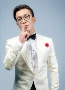 ​难过！非常6+1主持人李咏于凌晨五点二十分去世，享年50岁