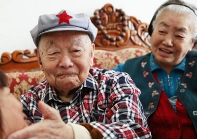 ​他是年龄最大的开国上将, 至今健在, 曾解决红军战士吃饭问题