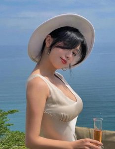 ​深圳电视台15位美女，主持人风采一览，个个高雅、优美、迷人