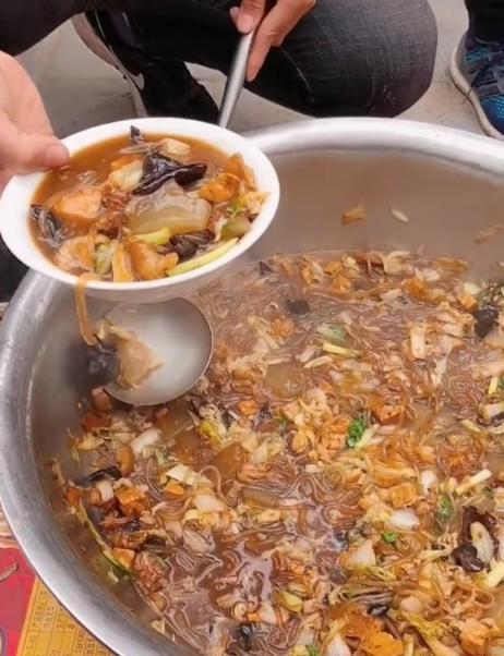 舌尖上的大锅菜,带你去探秘民间传统美食“满汉全席”