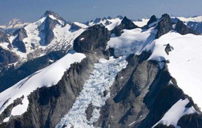 ​世界第一巨人竟高5米，大腿骨长度1.2米以上 专家已辟谣