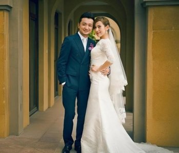 ​央视主持尼格买提离婚，老婆9年无子承认分开，远赴英国独自美丽
