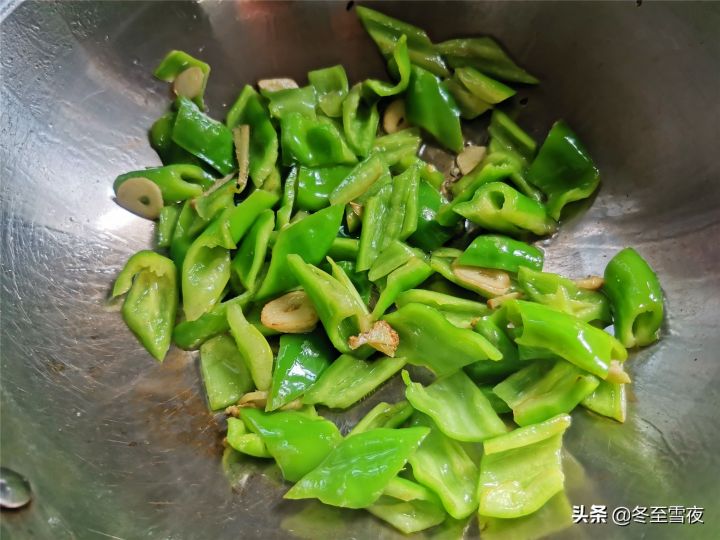 猪扇子骨是哪个部位（一文了解猪扇骨的具体部位）