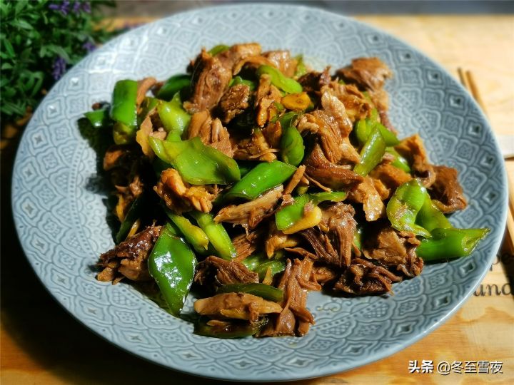 猪扇子骨是哪个部位（一文了解猪扇骨的具体部位）
