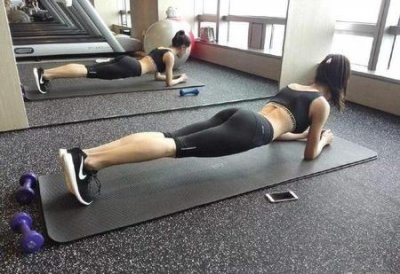 ​多长时间可以练出马甲线女生(女生练马甲线得多久)