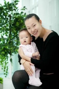 ​施之皓妻子李楠，曾是他的队员比他要小23岁，两人现在非常幸福！
