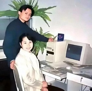 ​看来旺夫相很重要，马云和妻子张瑛罕见的合影