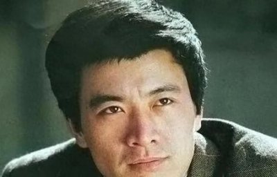 ​“80年代男神”周里京！妻子被害身亡后却被父亲告上法庭！
