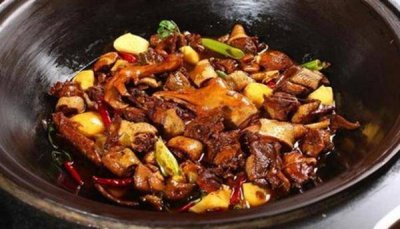 ​煲鹅汤里面放什么配料 自制材料喝起来汤鲜肉嫩