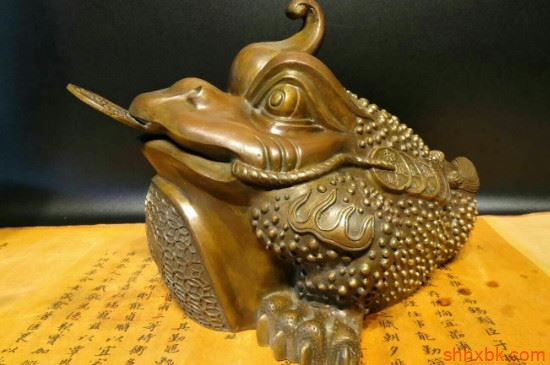 金蟾的寓意和象征