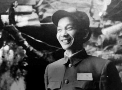 ​他随西路军出征，九死一生回到延安后，却发现妻子已改嫁罗荣桓