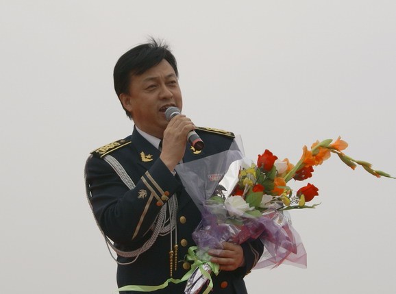 歌唱家吕继宏:事业人品双优,父母离世渴望有个家