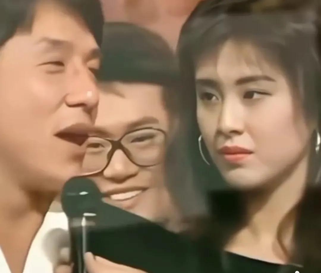 王祖贤颜值巅峰期有多美，天王们都为她争先恐后！