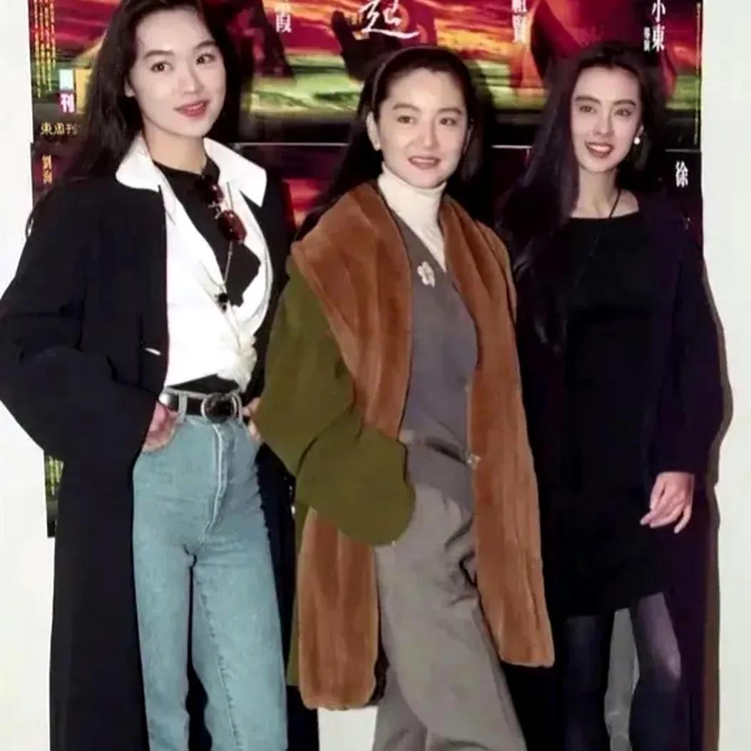 王祖贤颜值巅峰期有多美，天王们都为她争先恐后！
