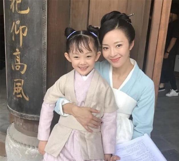 《知否》中演赵丽颖的娘, 却因违规停车与保安发生口角, 一骂成名
