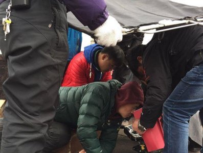 ​《伪装者》花絮之配音篇：胡歌戏外又“偷窥”，真是“色心不改”