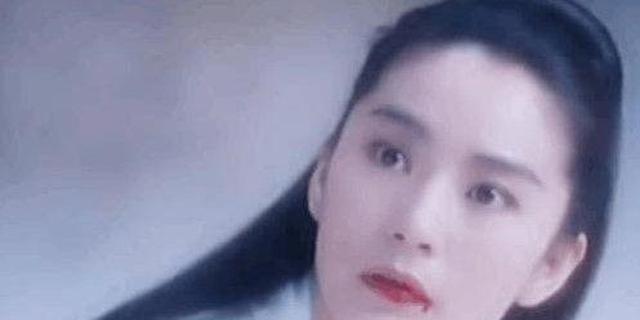 《天龙八部》无崖子为何只爱李秋水妹妹，她的名字早暗示了原因！