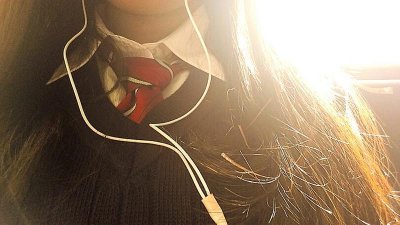 ​男生对不好看的女生什么反应，男生这十个反应说明他喜欢你