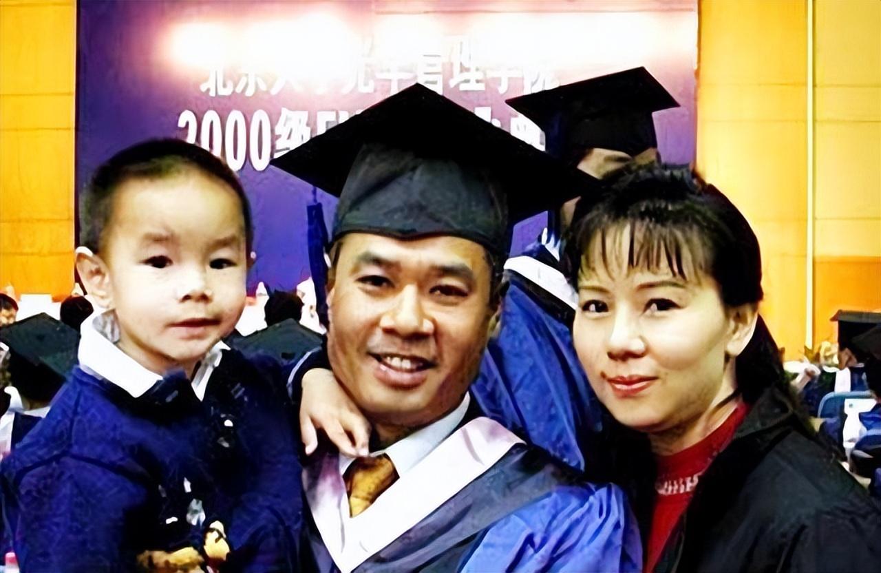 李宁简介个人资料（“体操王子”李宁身价百亿，58岁头发脱落，59岁妻子仍风韵犹存）