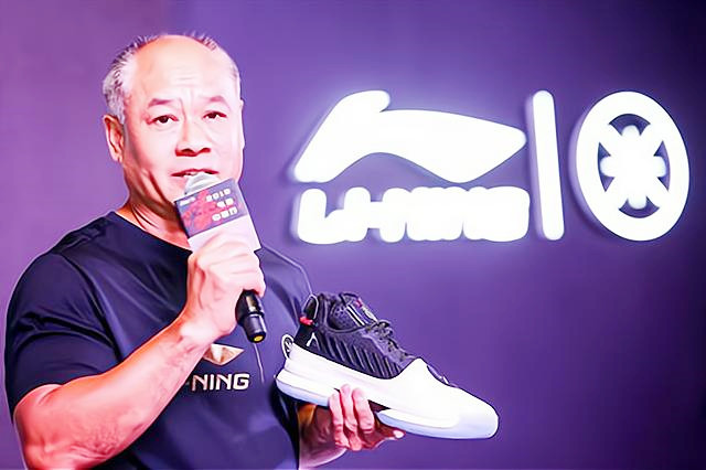 李宁简介个人资料（“体操王子”李宁身价百亿，58岁头发脱落，59岁妻子仍风韵犹存）