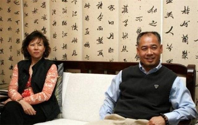 李宁简介个人资料（“体操王子”李宁身价百亿，58岁头发脱落，59岁妻子仍风韵犹存）