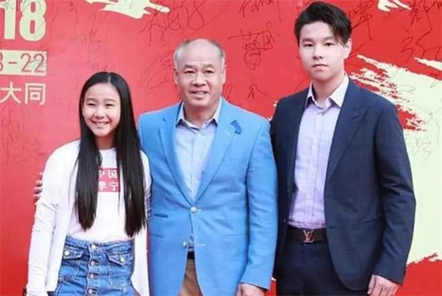 李宁简介个人资料（“体操王子”李宁身价百亿，58岁头发脱落，59岁妻子仍风韵犹存）