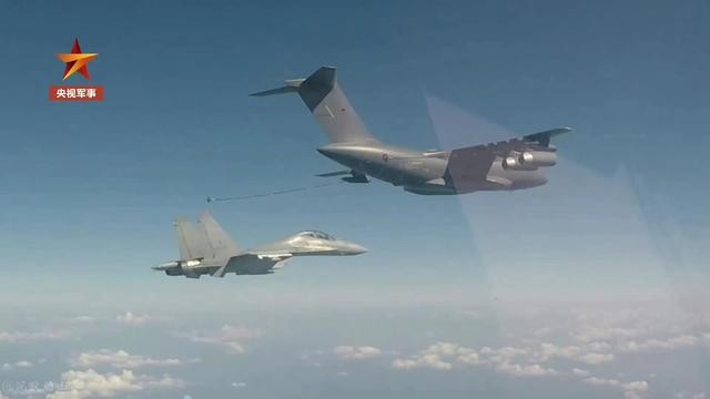 运20给歼16空中加油(运油-20歼-20歼-16首次同框)(4)