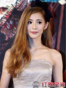 ​李心艾整容素颜丑照曝光李心艾整容前后比对变化大