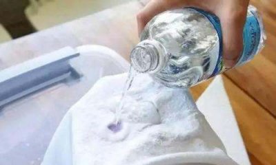 ​鞋带被孔染黑了怎么洗,白色鞋带黑印怎么去除
