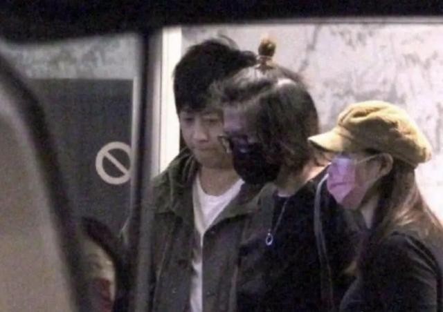 阿信女友是蛋蛋吗（45岁阿信被助理表妹拿下了）