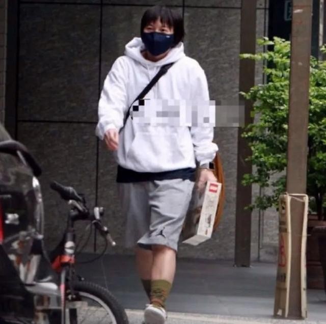 阿信女友是蛋蛋吗（45岁阿信被助理表妹拿下了）