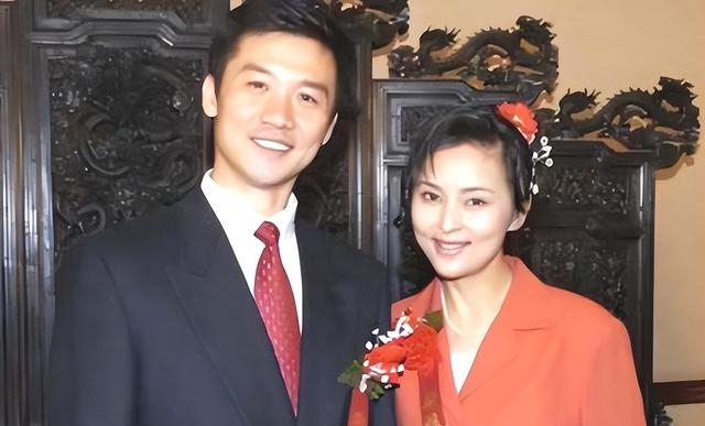 黄志忠的前妻是谁(黄志忠的前妻和现任) 黄志忠 前妻 第22张