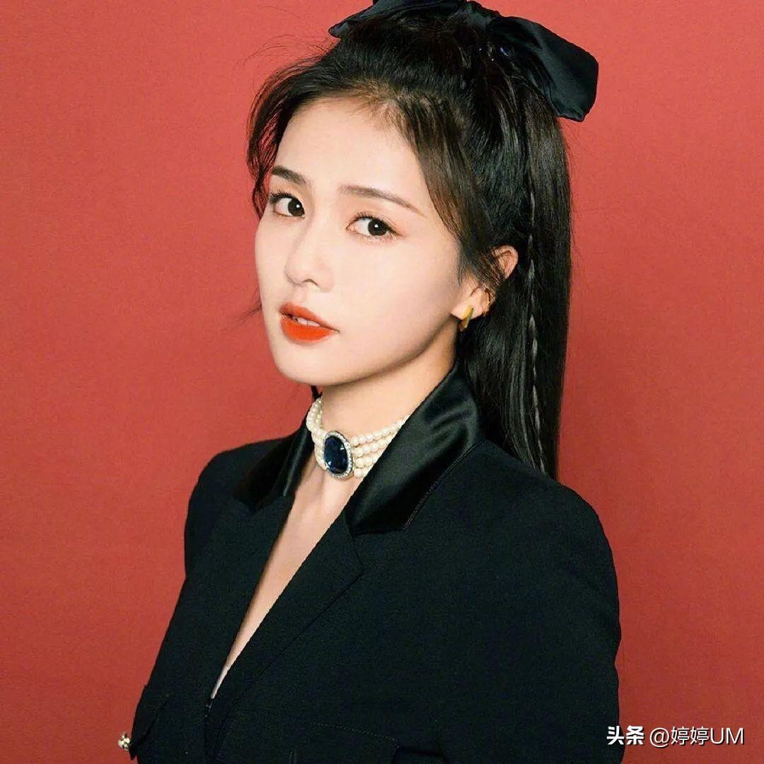白鹿壁纸精选，性感迷人、活泼开朗，这么优秀的女孩子谁不喜欢呢