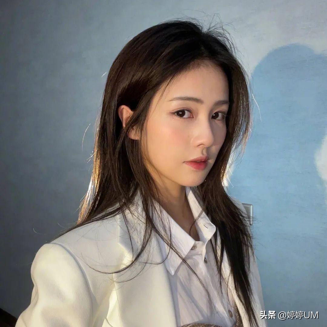 白鹿壁纸精选，性感迷人、活泼开朗，这么优秀的女孩子谁不喜欢呢
