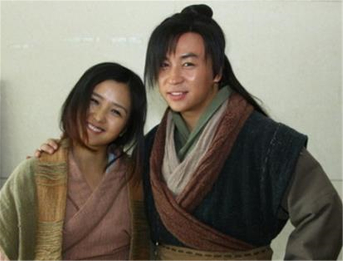 释小龙妈妈评价何洁这样说 曝释小龙何洁分手真实原因