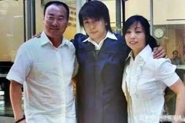 释小龙妈妈评价何洁这样说 曝释小龙何洁分手真实原因
