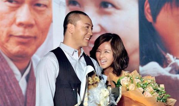 释小龙妈妈评价何洁这样说 曝释小龙何洁分手真实原因