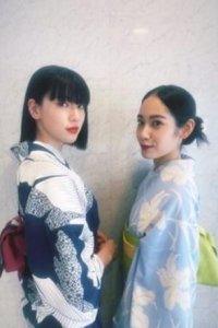 ​三浦春马离世26天，绯闻前女友首次现身笑容显勉强，仍未走出阴影