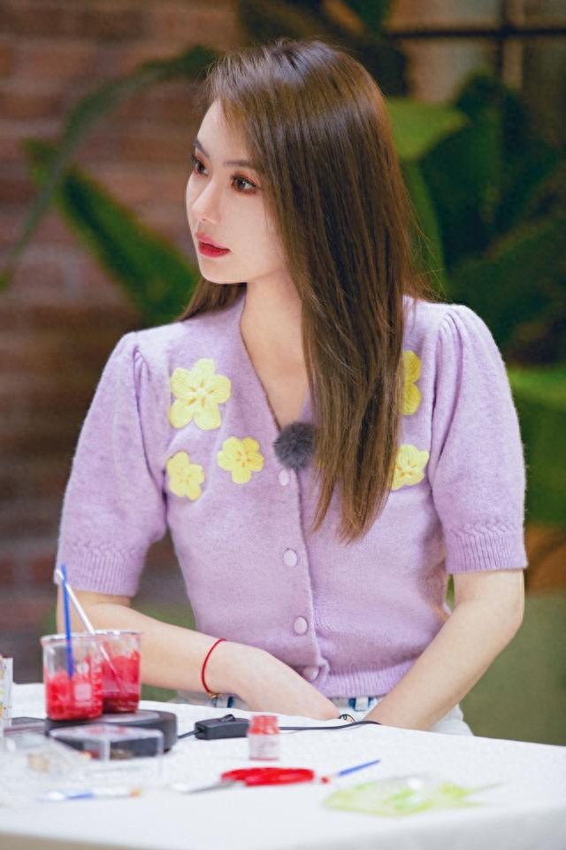 盘点娱乐圈九位肤白貌美大长腿的女星，真的是白到发光