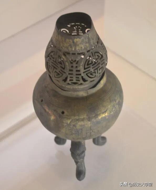 鼎在中国传统文化中的意义及发展历程（鼎的最初用途是什么）