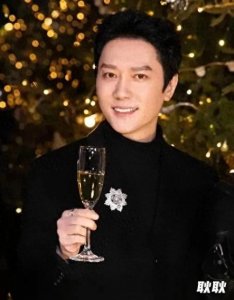 ​冯绍峰的悔与她们的绽放：前女友们的未知路与赵丽颖的璀璨前行